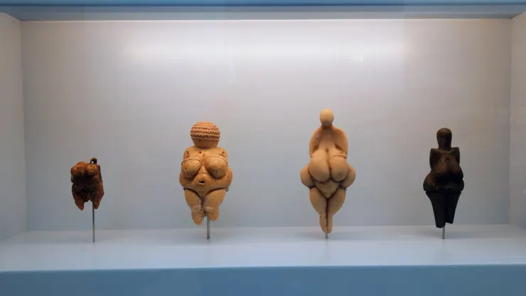 古人對孕婦體態的雕塑