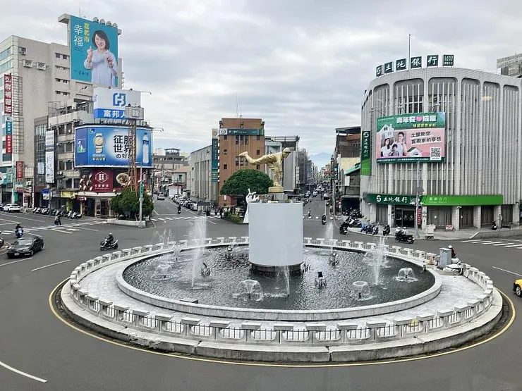 嘉義市圓環的王牌投手KANO雕像