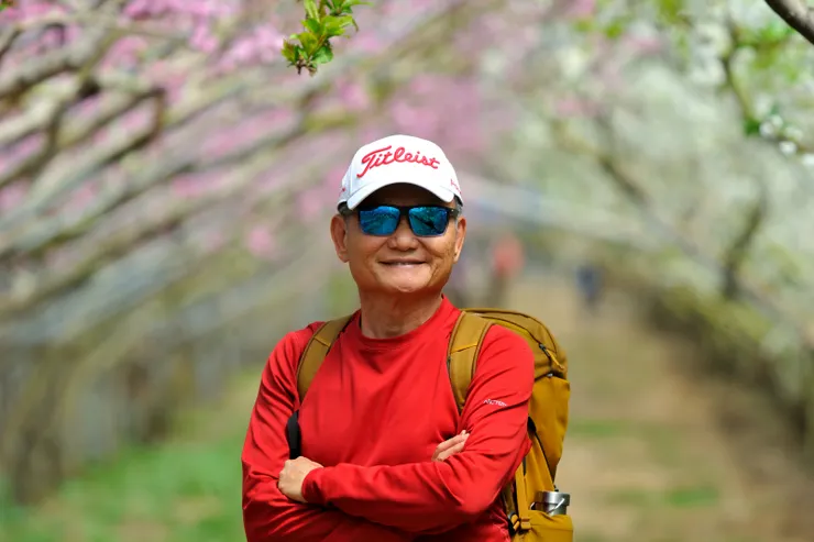 【桃花廊靠鐵桿撐起出乎意料 遠攝近拍費心截取最佳樣貌】