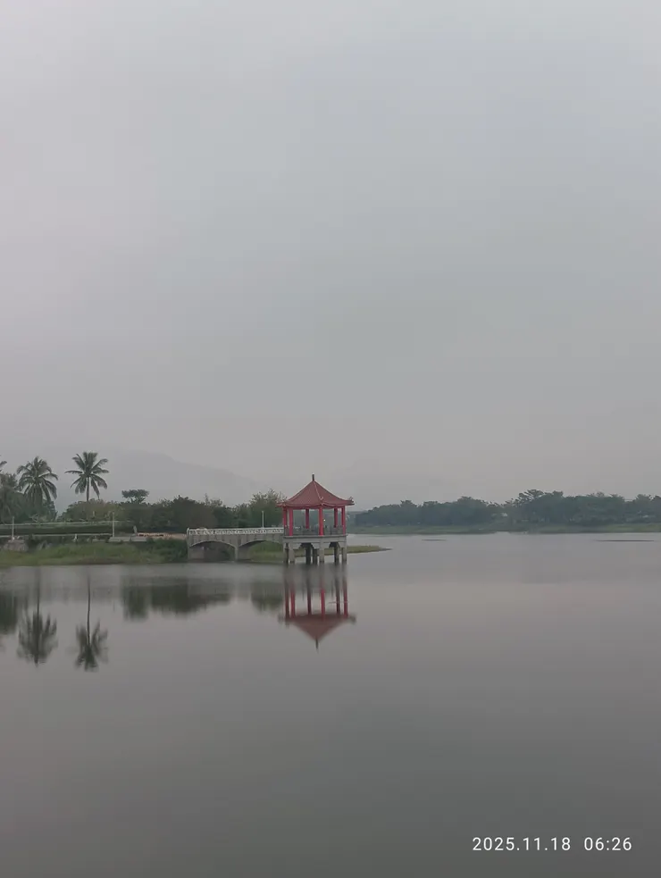 水平天遠關情懷