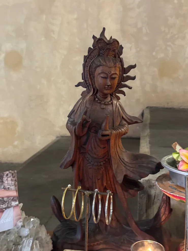 可愛的觀音雕像