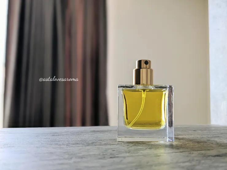 DI SER 簡約無印的香水瓶