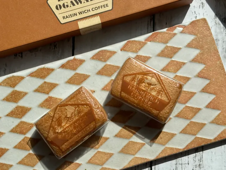 鎌倉小川軒的咖啡口味蘭姆葡萄奶油夾心餅乾