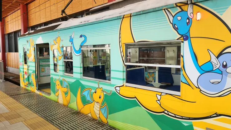 回程發現開往勝山線的寶可夢快龍彩繪列車