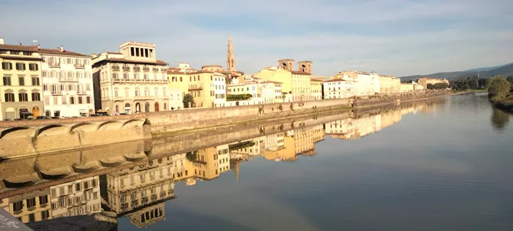 金黃色的阿爾諾河畔