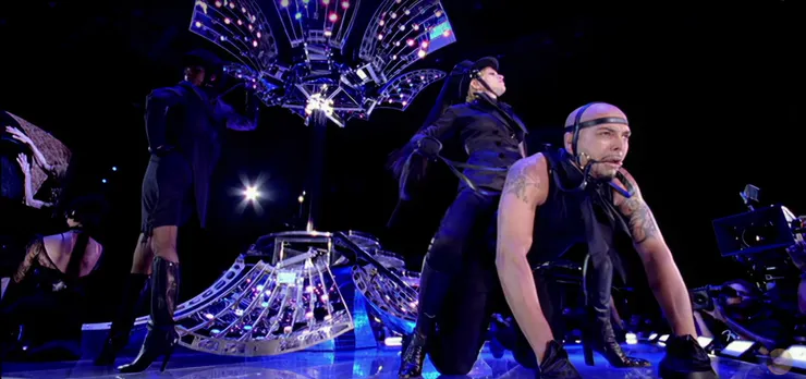 瑪丹娜駕馭男兒馬