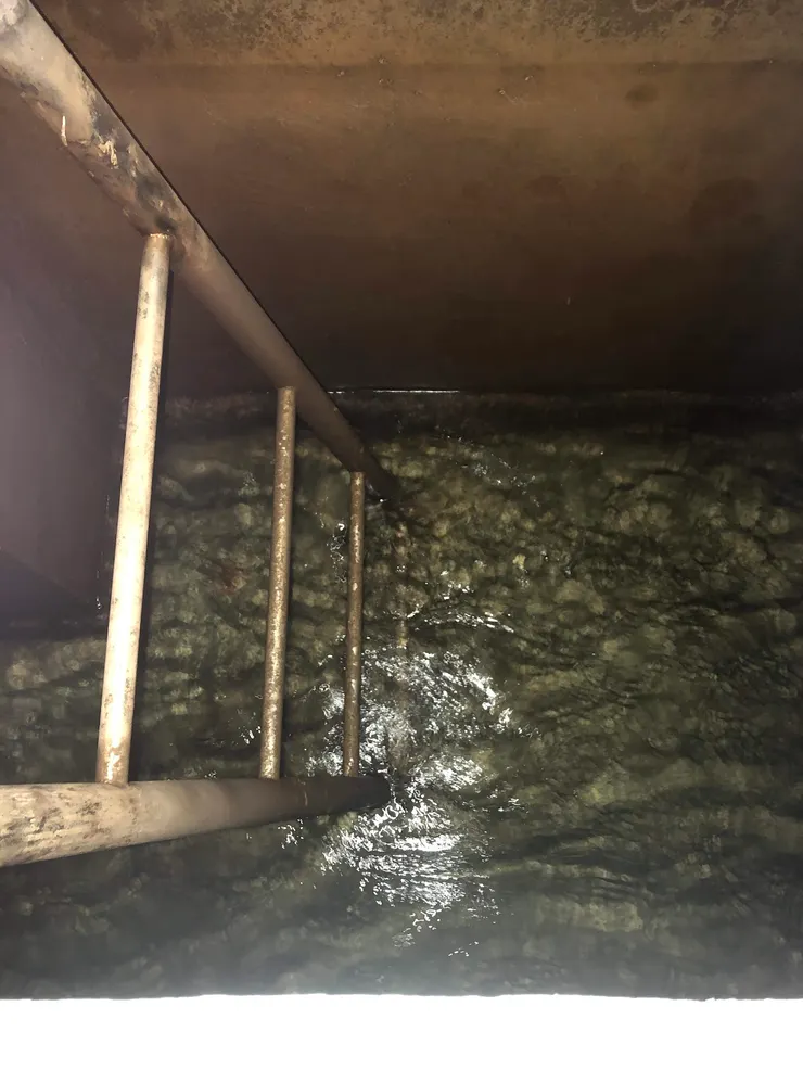 蓄水池的水源不足