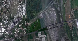 空照圖上仍可看見橋墩殘跡臺灣通用正射影像【NLSC】(資料來源：台灣百年歷史地圖)