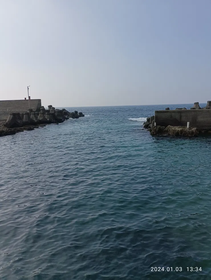 小小漁塢暗湧濤