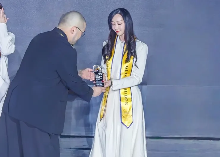 圖說：Fifi站上國際舞台，以專業技術獲得國際肯定。（圖／FKB美學）