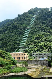 老照新拍,這構圖想必許多人在歷史課本上看過吧