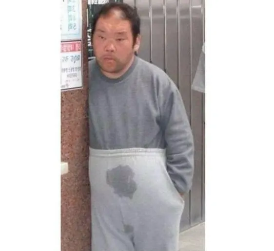 だめ示範：過窄衣著，以及樣子