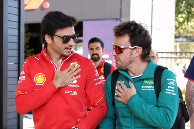 FIA：非常好，你們兩個下場比賽別跑了，來坐裁判區吧！反正紅牛環的白線地獄很缺人手！