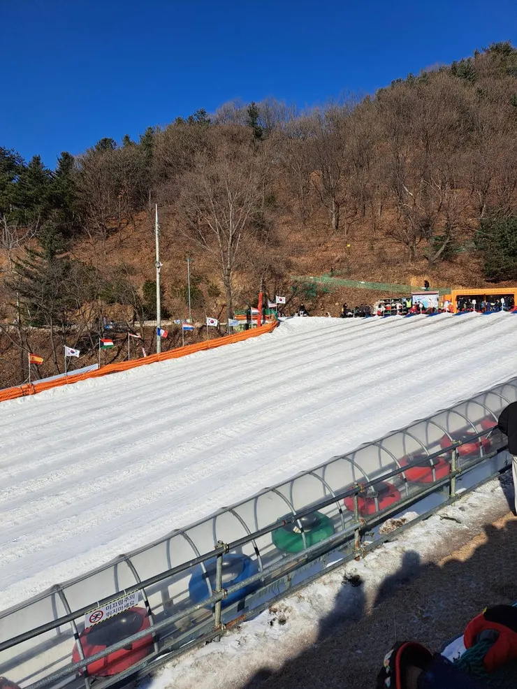 兒童雪橇場雪道