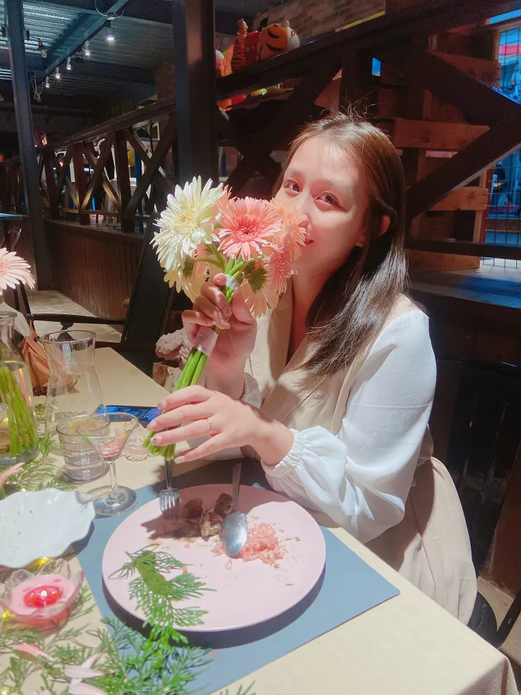 主廚總是會帶給客人小驚喜 每件事裡頭包裝著許多意義。