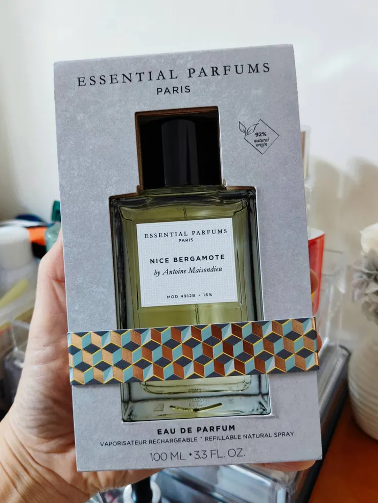 Essential Parfums 包裝獨特