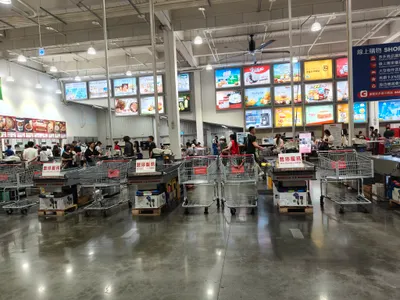 假日逛嘉義好市多的時間點....