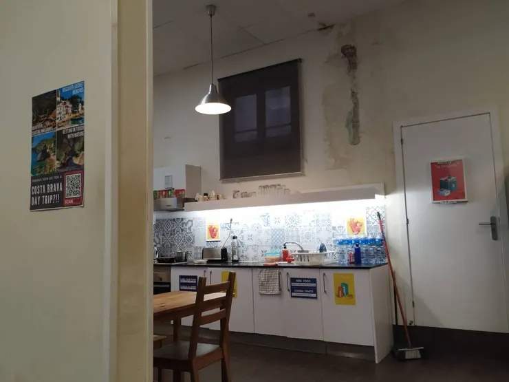 青旅內部的廚房