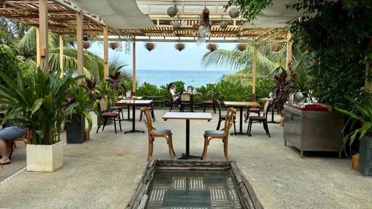 早餐餐廳的戶外座位區