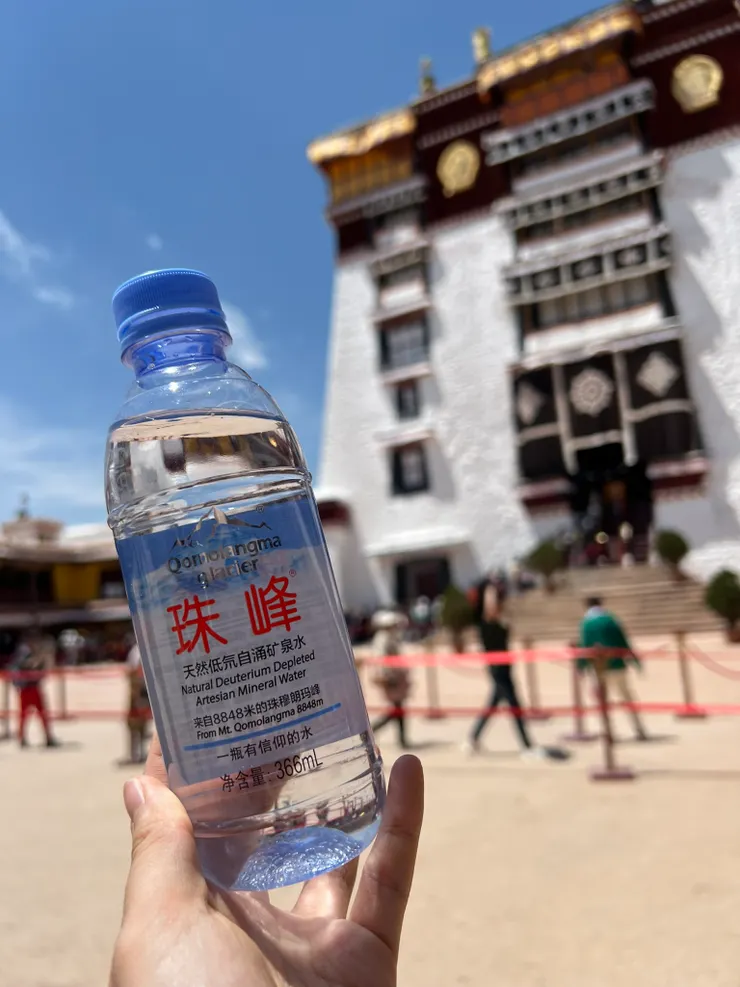 一瓶有信仰的水