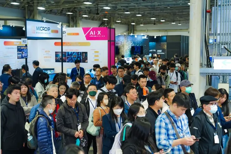 ▲本屆展會報名人數突破5萬創新高，全球 AI 供應鏈的核心樞紐在此匯聚。