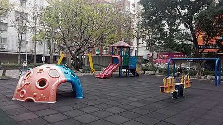 [新北旅遊]尼加拉瓜公園，都市叢林中休憩好地方、蘆洲區一個歷