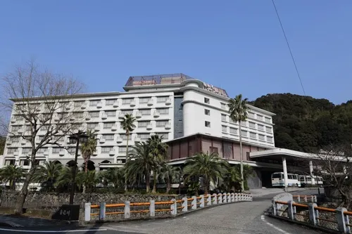 倒閉前的溫泉老旅館「白木屋GRAND飯店」/照片來源:網頁資訊