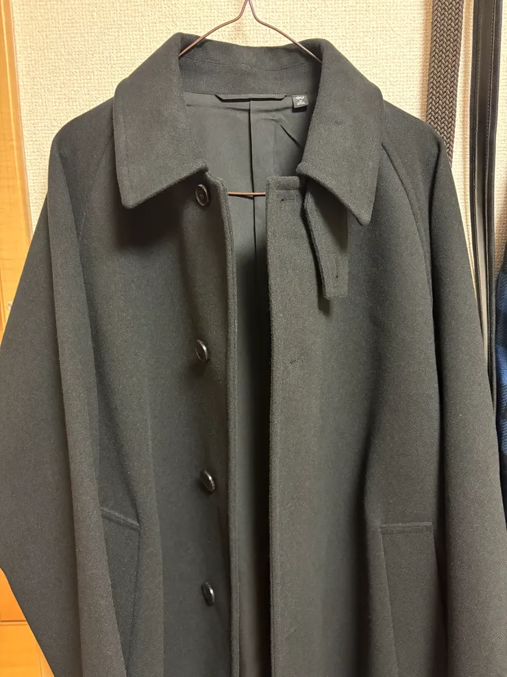 買了一件新風衣!有點好奇零度以下晾衣服,衣服會不會結凍XD