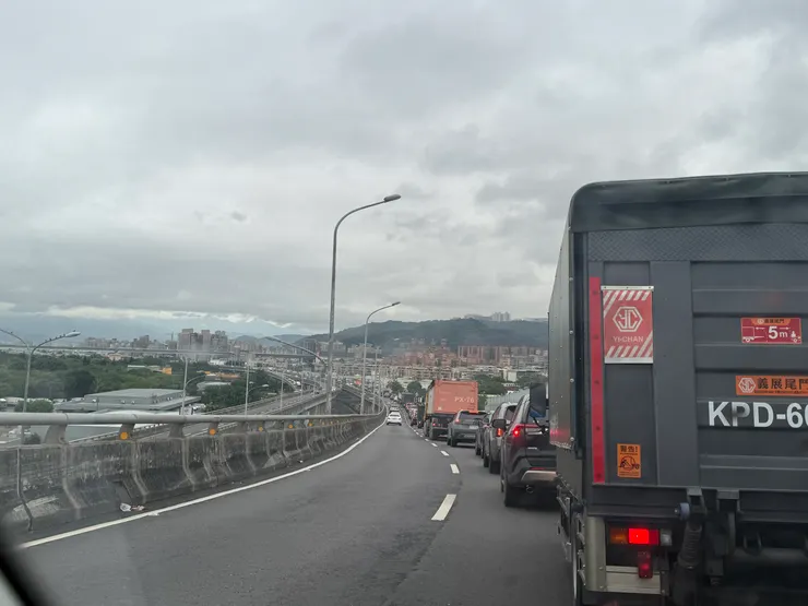 2025/11/04 早上塞車