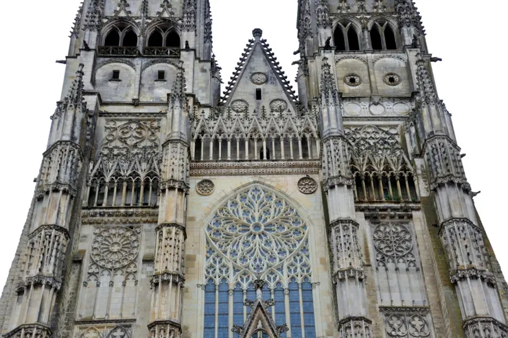 【兩隻貓頭鷹靜靜俯視堂前廣場】