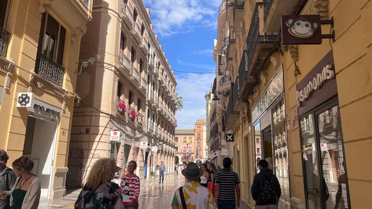 馬拉加住在熱鬧行人徒步區且房東隨時提供建議與回覆