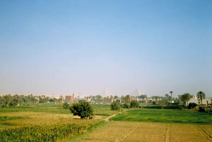 遠望還可以看到金字塔