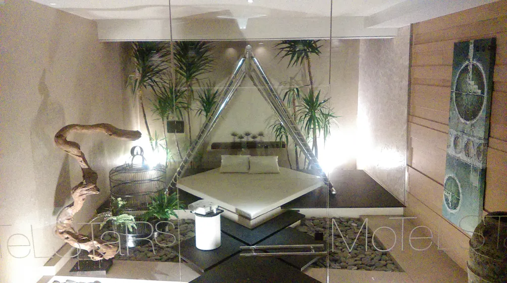 匪類過的男人的沙龍