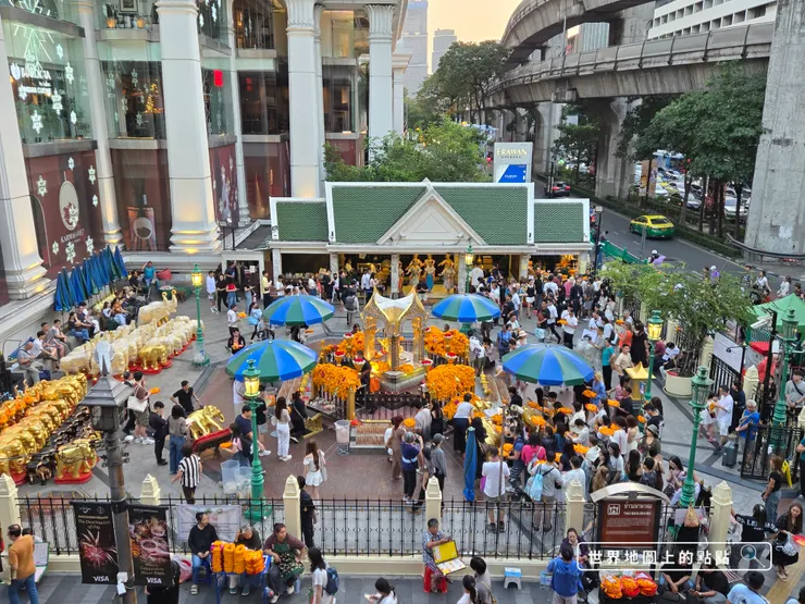 從天橋遠拍曼谷四面佛