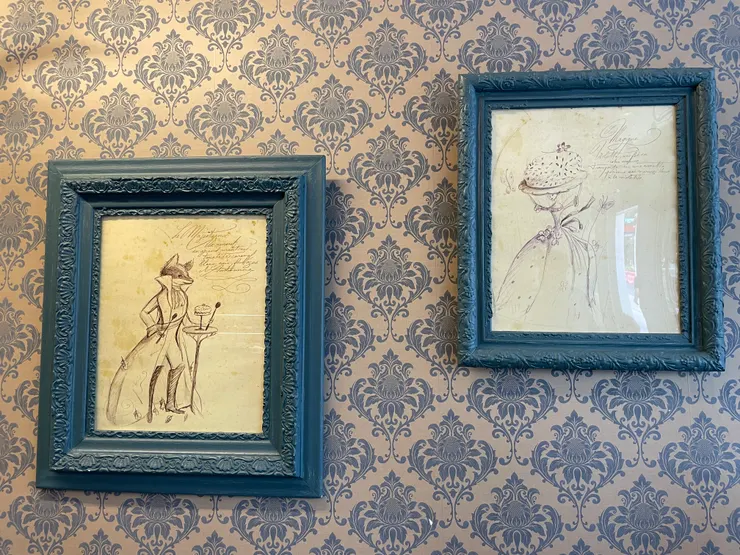 牆上的手繪插畫也很有味道