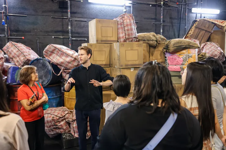 後台探索：《卡門》