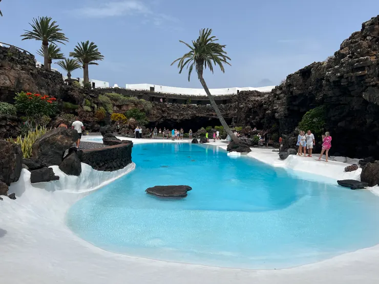 鹽湖出口的空間