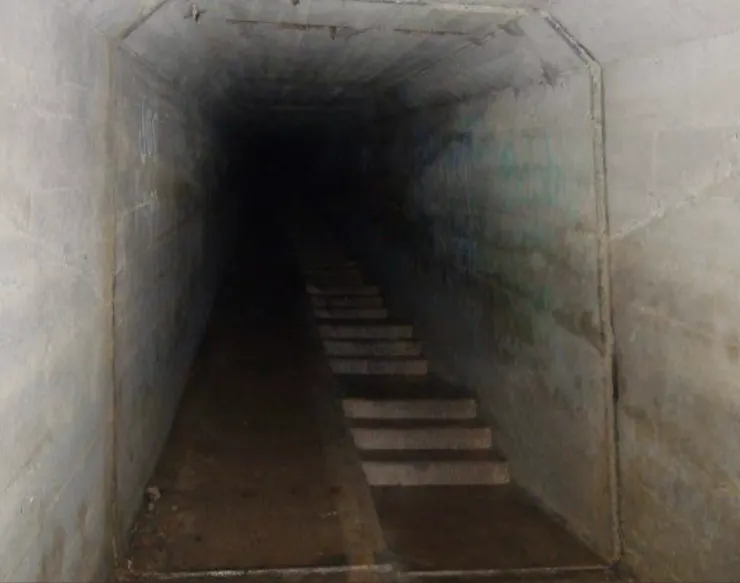 『死亡隧道』（Body Chute）是該療養院是最著名的靈異地點，不少人在此看到不明影像。