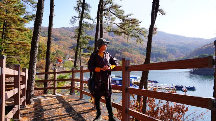 湖濱站到可走到湖邊搭船遊湖