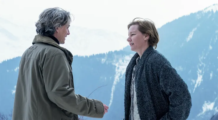 曾經迷戀女主角的帥氣律師Swann Arlaud飾,兩人有不少對手戲