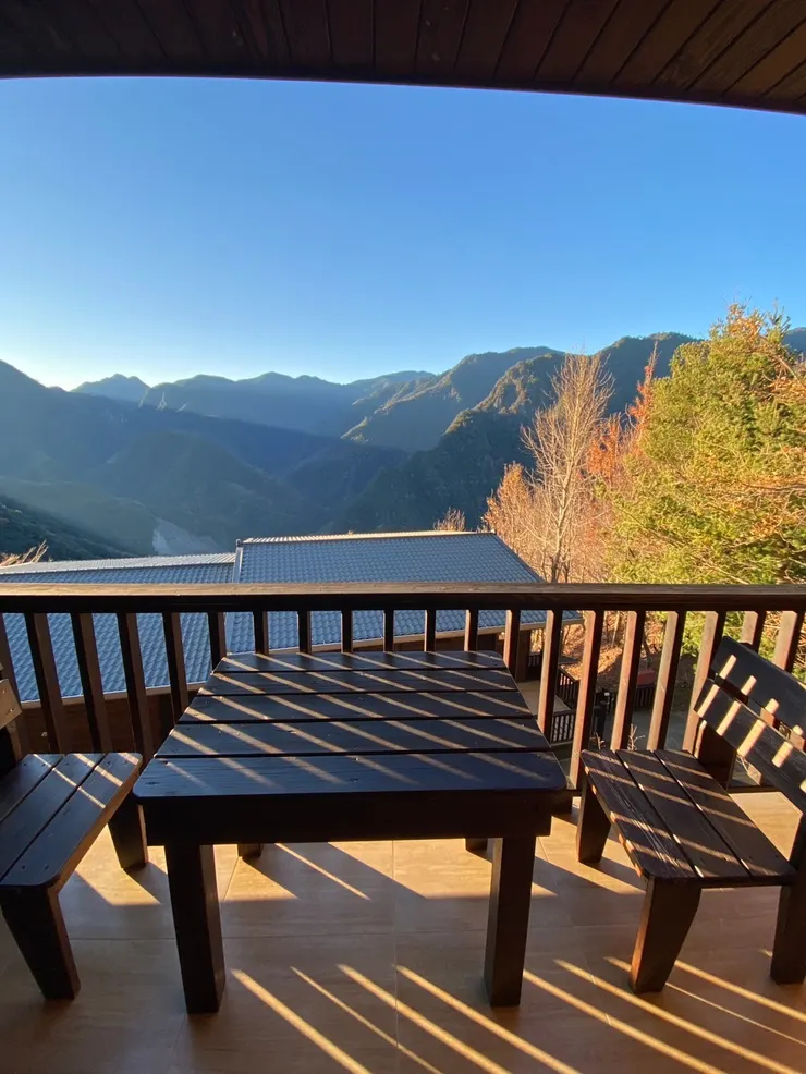 小木屋陽台的景色