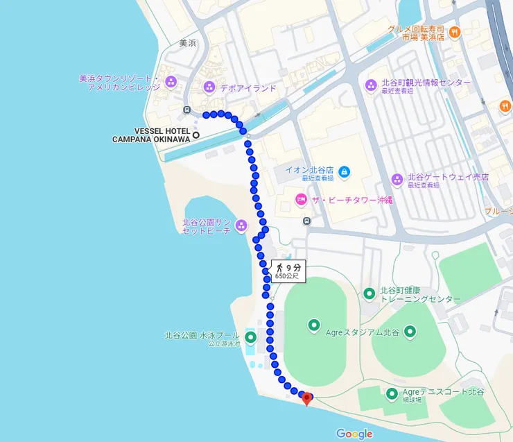 步行約十分鐘,沿岸海天一線的景色非常美麗