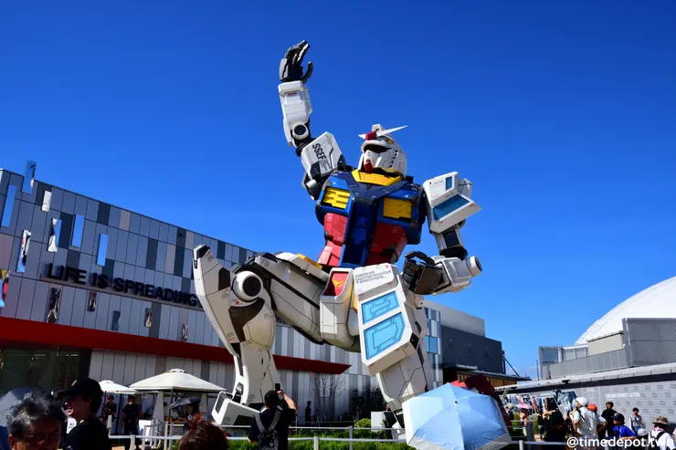巨大的鋼彈模型非常吸睛