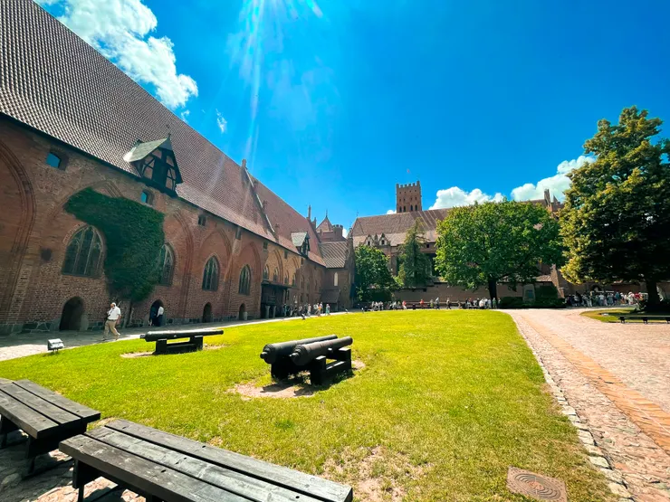 中城堡內的庭院