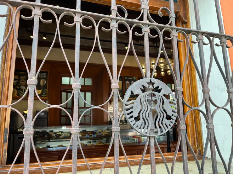 低調的星巴克
