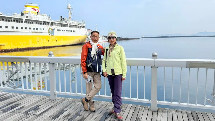 青津海峽的舊運輸船十和田丸