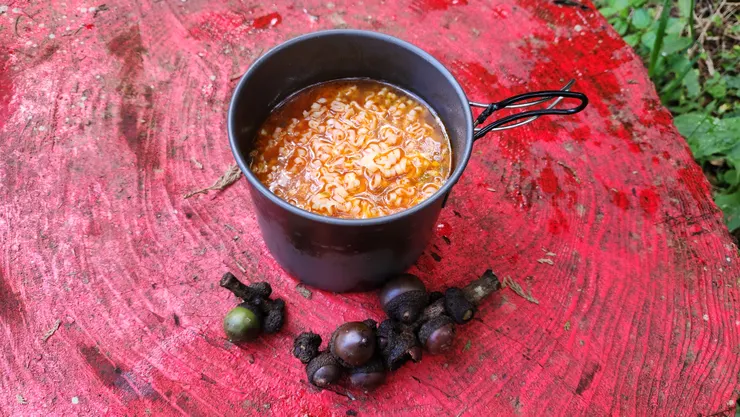 山上跟颱風天的泡麵總是特別香啊～