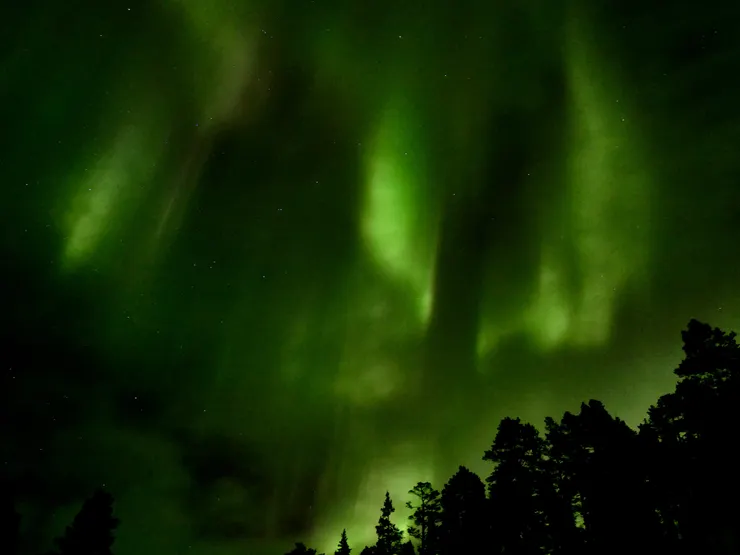 絲綢般的畫過天際