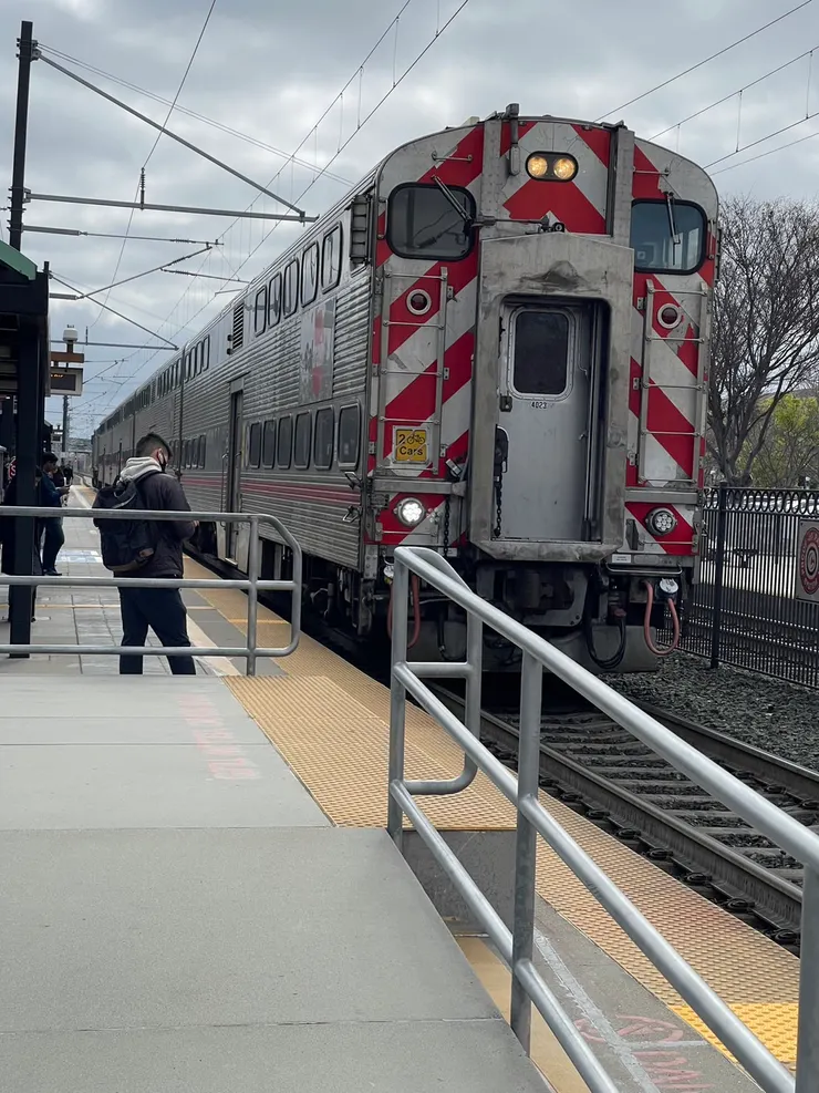 Caltrain 雙層好酷