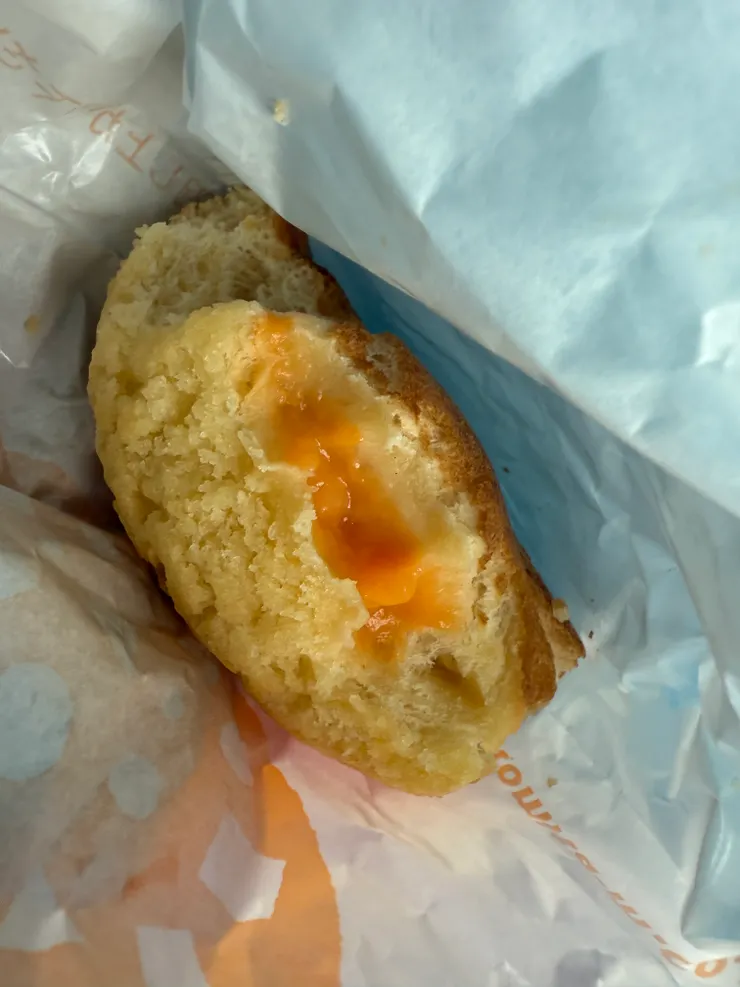 看到中間的哈密瓜醬嗎?味道超級濃郁的!好吃!